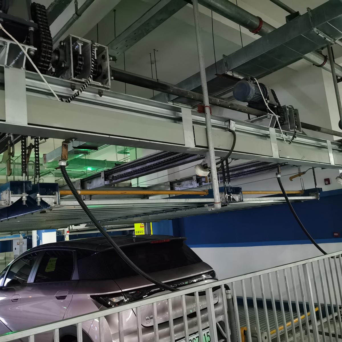 兴义两层升降横移机械式停车设备